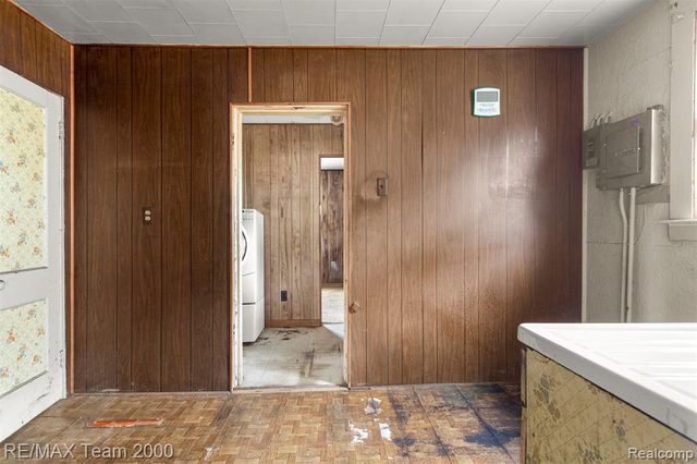 6488 Vaughan Street, Detroit, MI 48228