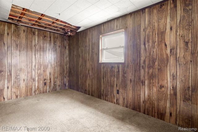 6488 Vaughan Street, Detroit, MI 48228