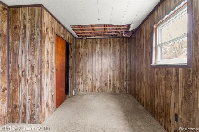 6488 Vaughan Street, Detroit, MI 48228