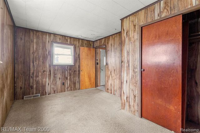 6488 Vaughan Street, Detroit, MI 48228