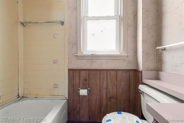 6488 Vaughan Street, Detroit, MI 48228