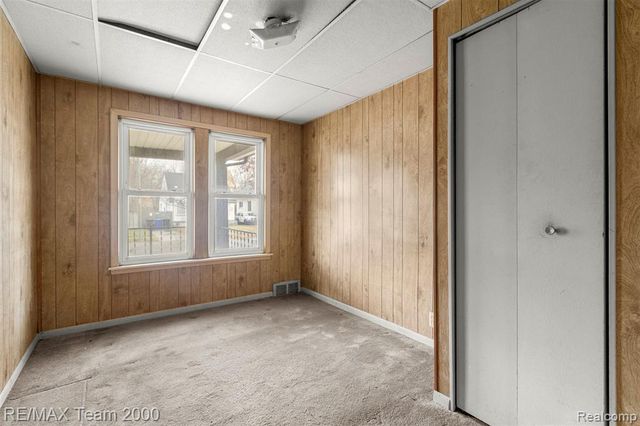 6488 Vaughan Street, Detroit, MI 48228