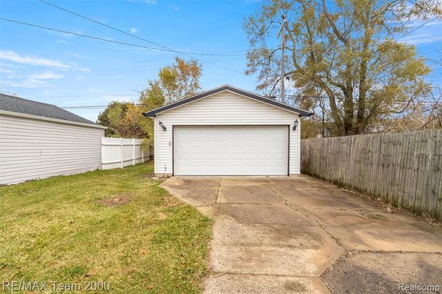 6488 Vaughan Street, Detroit, MI 48228