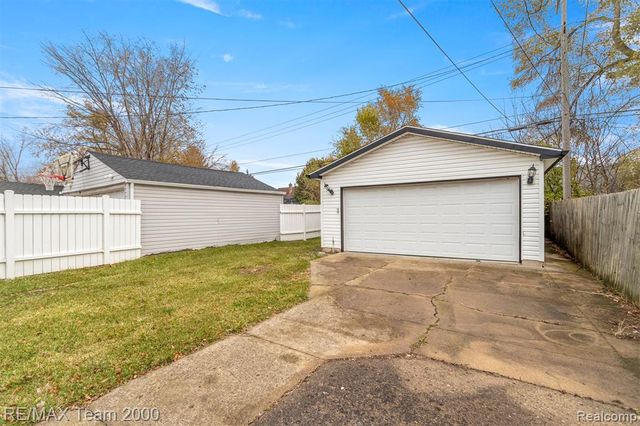 6488 Vaughan Street, Detroit, MI 48228