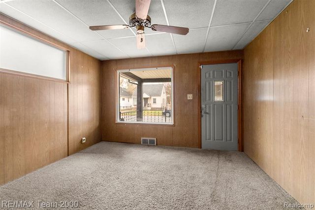 6488 Vaughan Street, Detroit, MI 48228