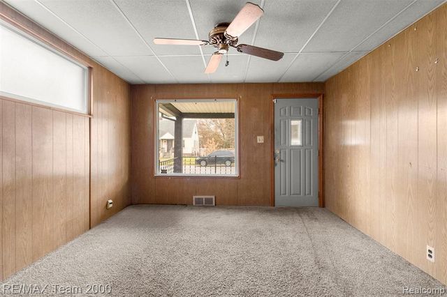 6488 Vaughan Street, Detroit, MI 48228