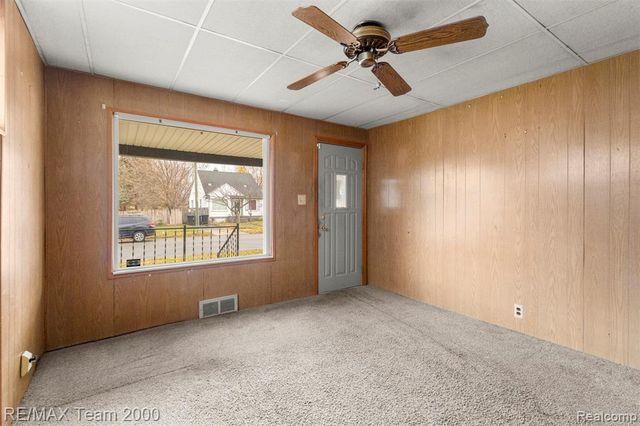 6488 Vaughan Street, Detroit, MI 48228