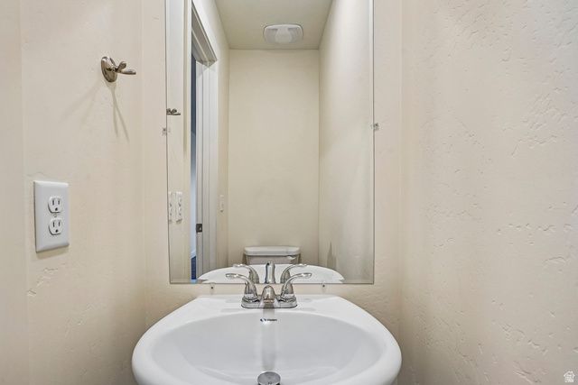 2624 S PICKWICK ST, Magna, UT 84044