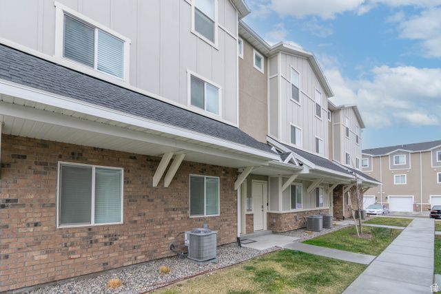 2624 S PICKWICK ST, Magna, UT 84044