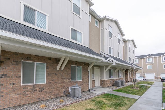 2624 S PICKWICK ST, Magna, UT 84044