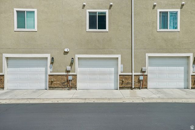 2624 S PICKWICK ST, Magna, UT 84044
