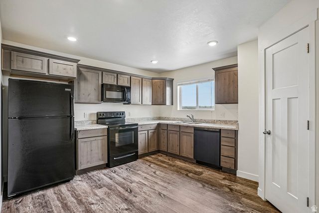 2624 S PICKWICK ST, Magna, UT 84044