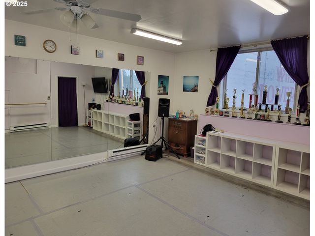 415 Ne 1ST St, Winlock, WA 98596