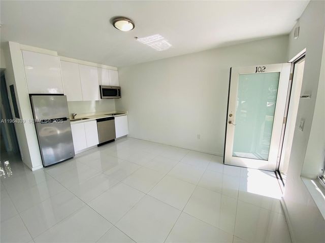 801 15th Street 102, Miami Beach, FL 33139