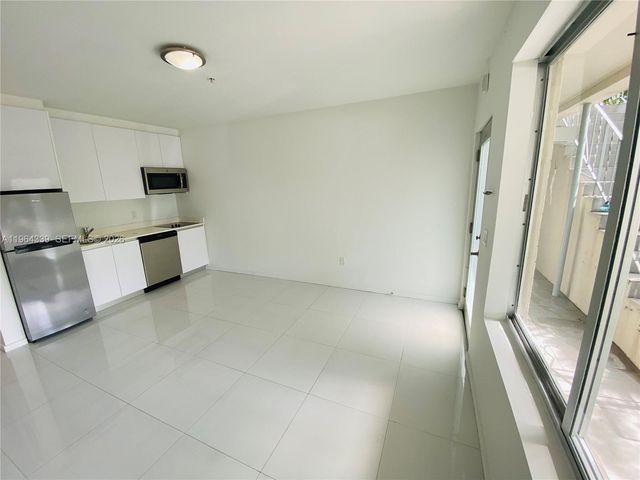 801 15th Street 102, Miami Beach, FL 33139