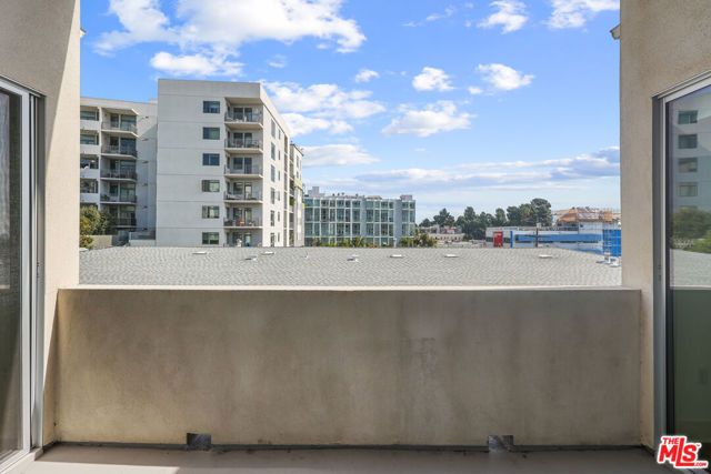 7133 Hawthorn Avenue PH6, Los Angeles, CA 90046