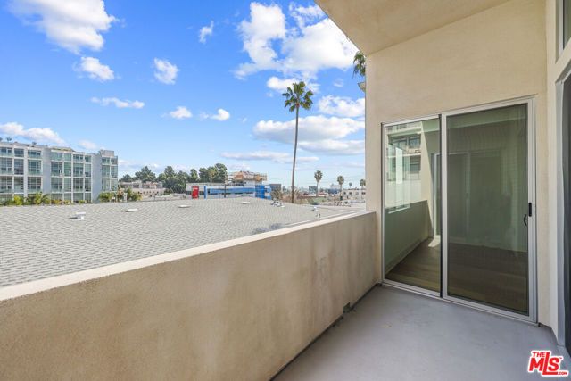 7133 Hawthorn Avenue PH6, Los Angeles, CA 90046