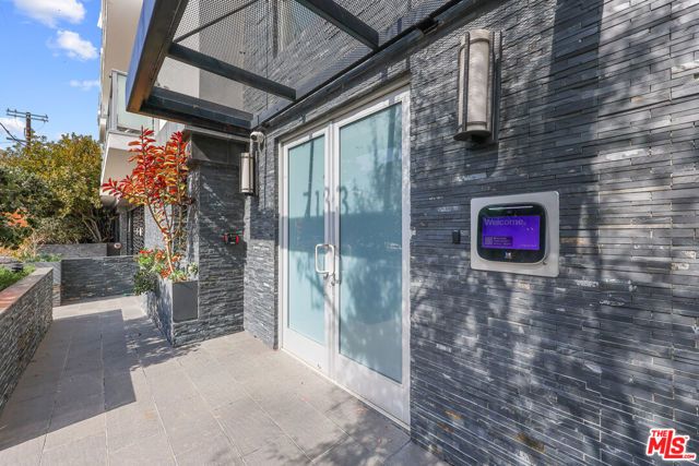 7133 Hawthorn Avenue PH6, Los Angeles, CA 90046
