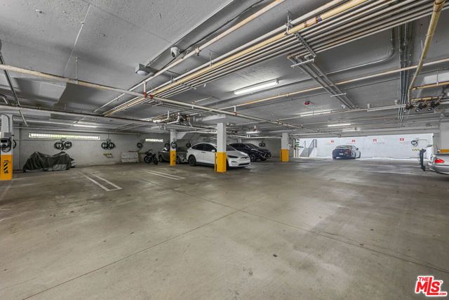 7133 Hawthorn Avenue PH6, Los Angeles, CA 90046