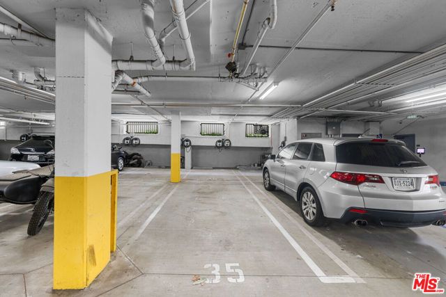 7133 Hawthorn Avenue PH6, Los Angeles, CA 90046