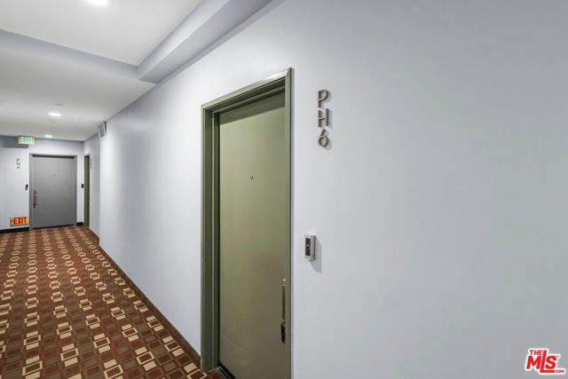 7133 Hawthorn Avenue PH6, Los Angeles, CA 90046