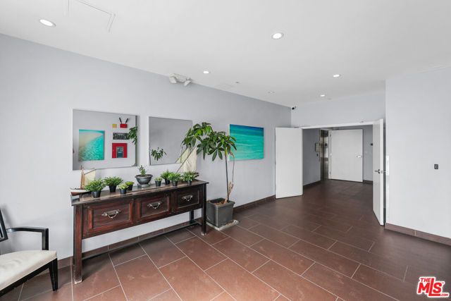 7133 Hawthorn Avenue PH6, Los Angeles, CA 90046