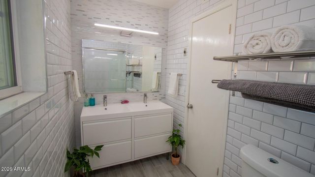3531 E BECKER Lane, Phoenix, AZ 85028