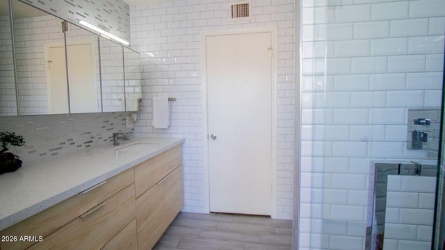 3531 E BECKER Lane, Phoenix, AZ 85028