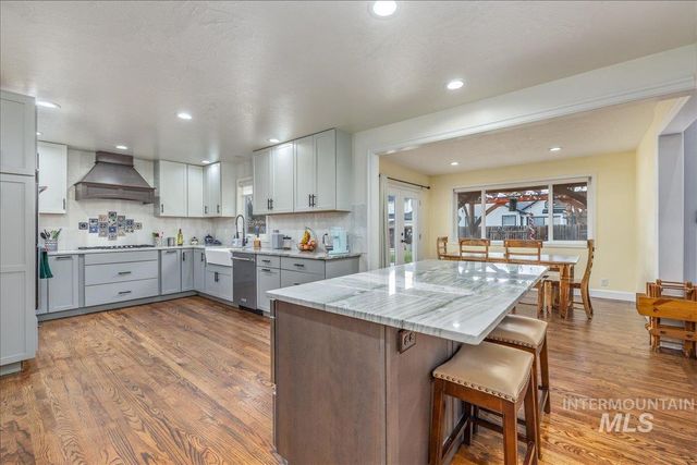 3534 N Summerpark Ave, Meridian, ID 83646