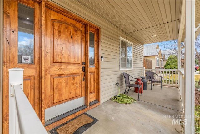 3534 N Summerpark Ave, Meridian, ID 83646