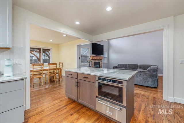 3534 N Summerpark Ave, Meridian, ID 83646