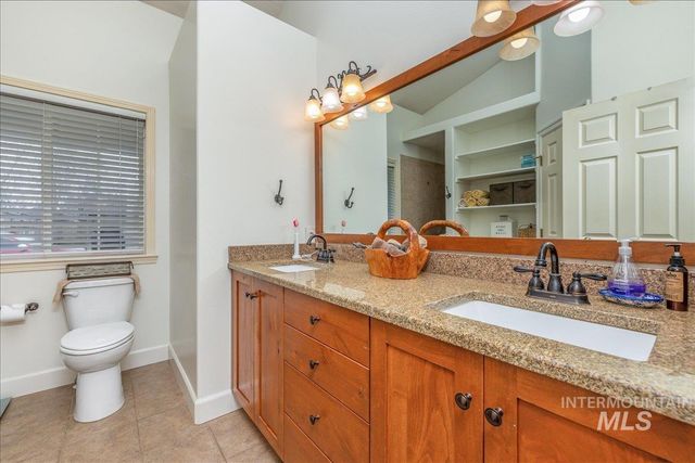 3534 N Summerpark Ave, Meridian, ID 83646