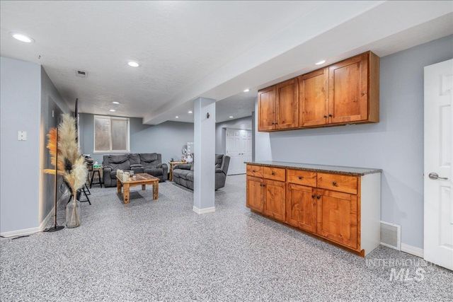 3534 N Summerpark Ave, Meridian, ID 83646