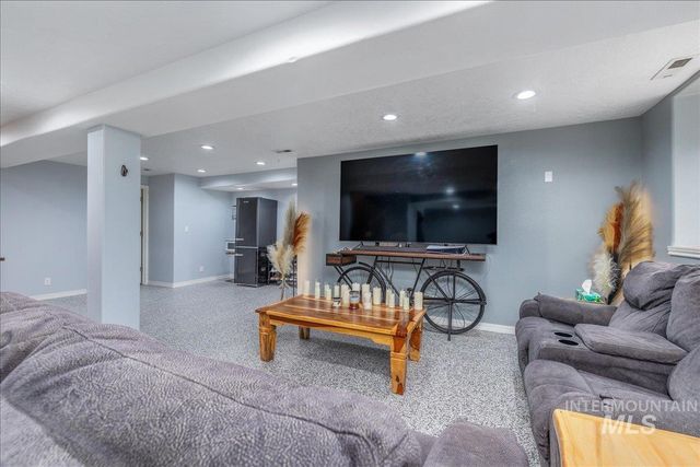 3534 N Summerpark Ave, Meridian, ID 83646