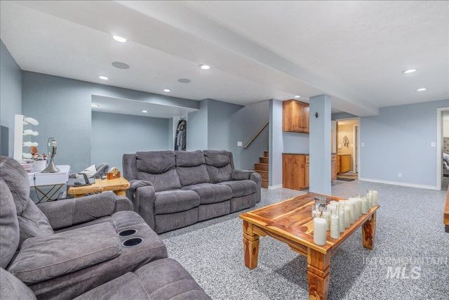 3534 N Summerpark Ave, Meridian, ID 83646