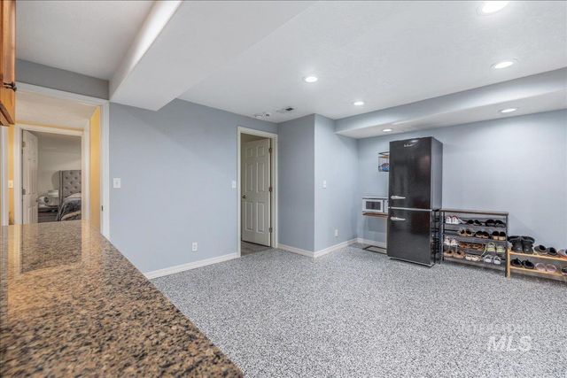 3534 N Summerpark Ave, Meridian, ID 83646