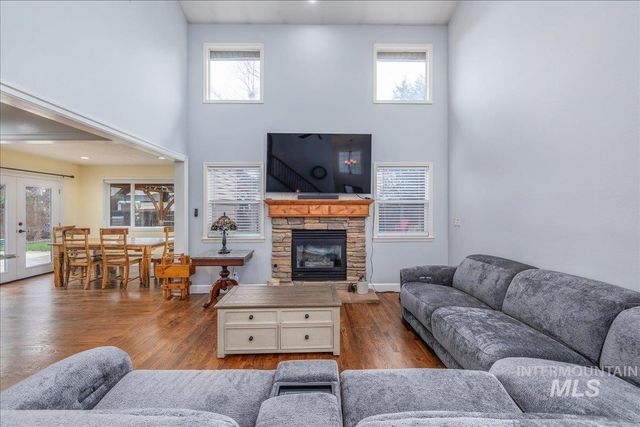 3534 N Summerpark Ave, Meridian, ID 83646