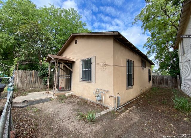 1221 Center, San Antonio, TX 78202