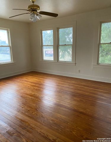 1221 Center, San Antonio, TX 78202