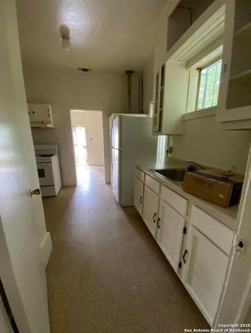 1221 Center, San Antonio, TX 78202