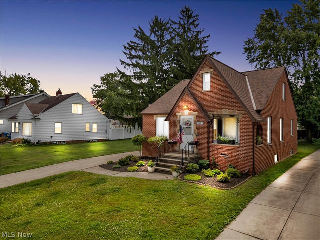7611 Wainstead Drive, Parma, OH 44129