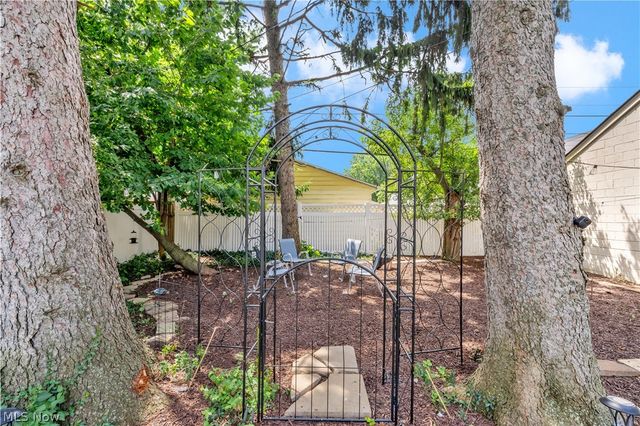 7611 Wainstead Drive, Parma, OH 44129
