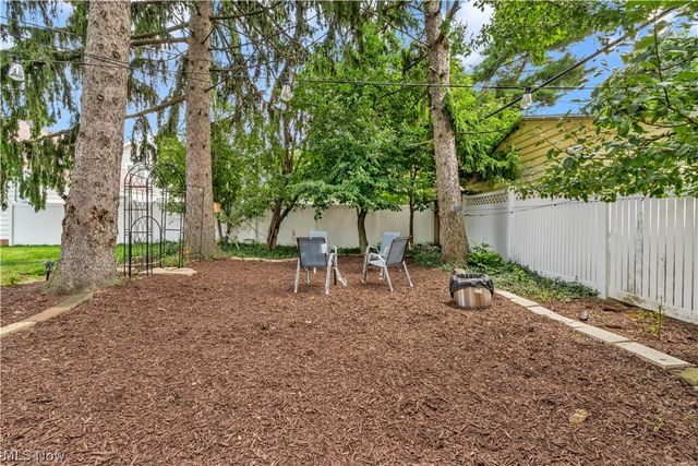 7611 Wainstead Drive, Parma, OH 44129