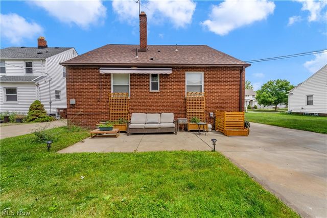 7611 Wainstead Drive, Parma, OH 44129