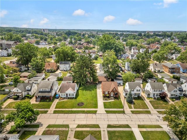 7611 Wainstead Drive, Parma, OH 44129