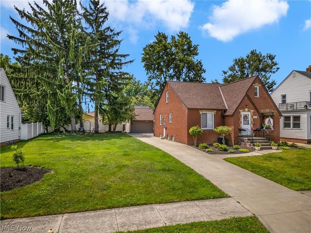 7611 Wainstead Drive, Parma, OH 44129