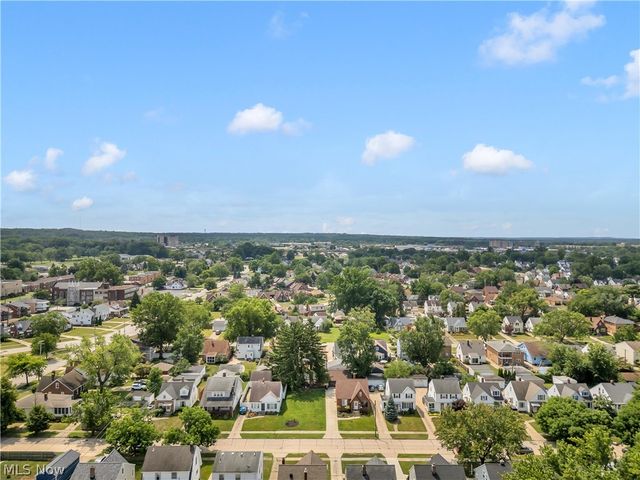 7611 Wainstead Drive, Parma, OH 44129