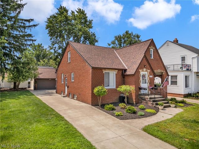7611 Wainstead Drive, Parma, OH 44129