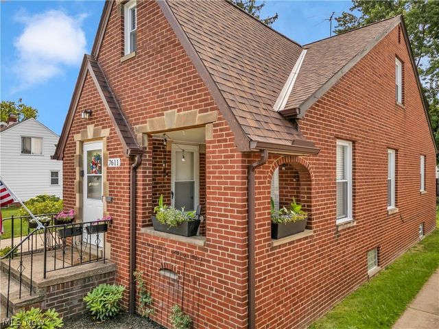 7611 Wainstead Drive, Parma, OH 44129