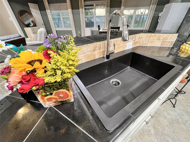 420 Sessums Road, Springtown, TX 76082